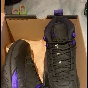 Jordan 12 black/concord size 7.5